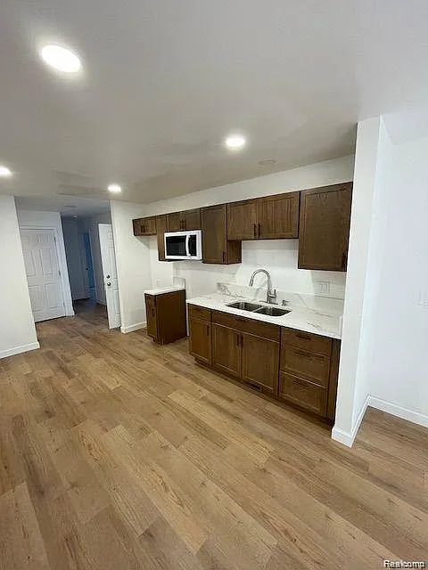4 bed, 2.0 bath, 1477 sqft, $1,500 — Photo 4