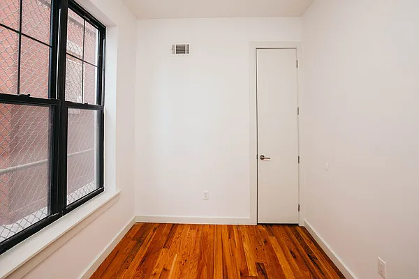 Rented by Nooklyn NYC LLC | media 26