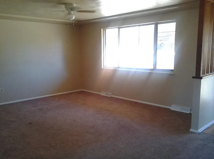 677 Bridger Dr — Photo 2