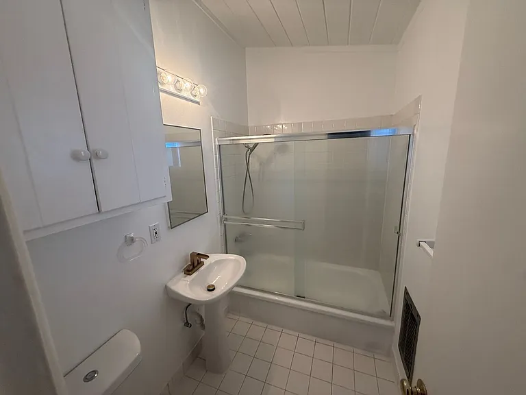 9017 Harratt St in the Heart of West Hollywood! — Photo 13