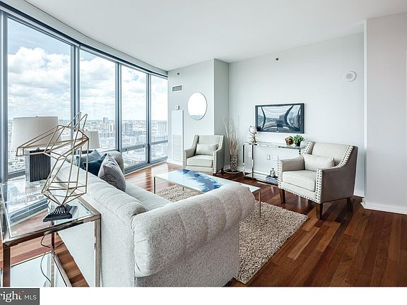 5th image of 2101 Market St Unit 2702