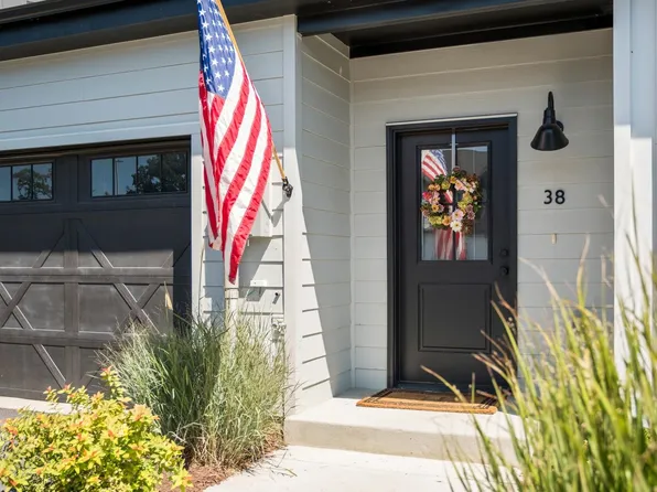 38 Field Ct, Bridgewater, VA 22812