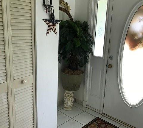 5th image of 303 De Soto Ave