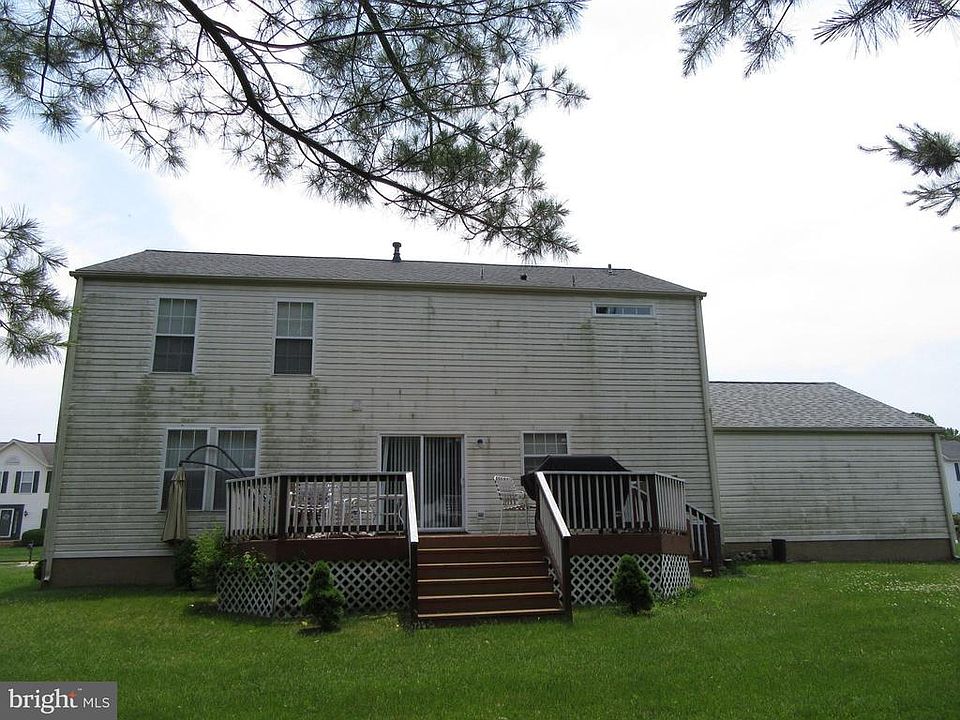 2nd image of 124 McCormick Blvd