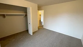 Lakeside Village Apartments — Photo 108
