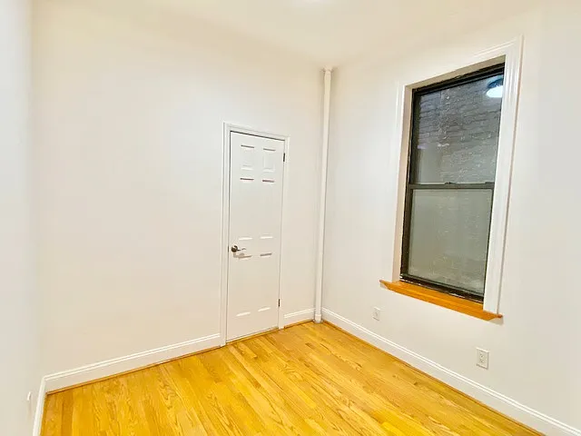 306 E 11th St #4C — Photo 5