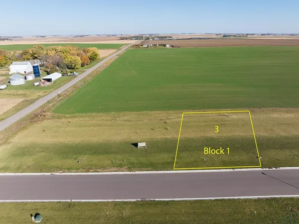 1305 Castle St, Larchwood, IA 51241