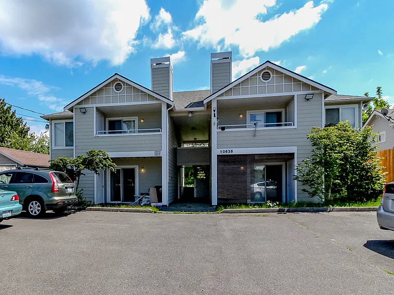 10636 17th Ave SW #D — Photo 1