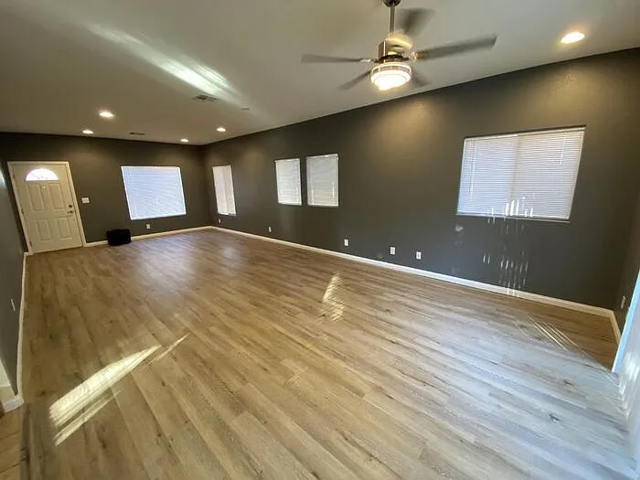 869 Park Walk Ave — Photo 2