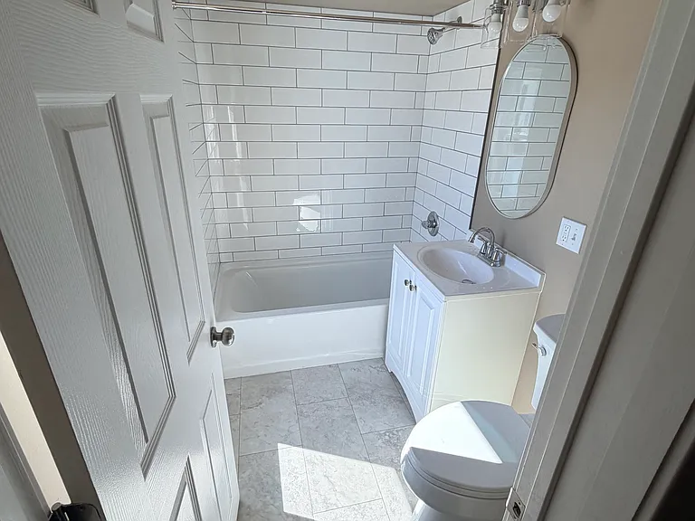 344 Church St #B — Photo 2