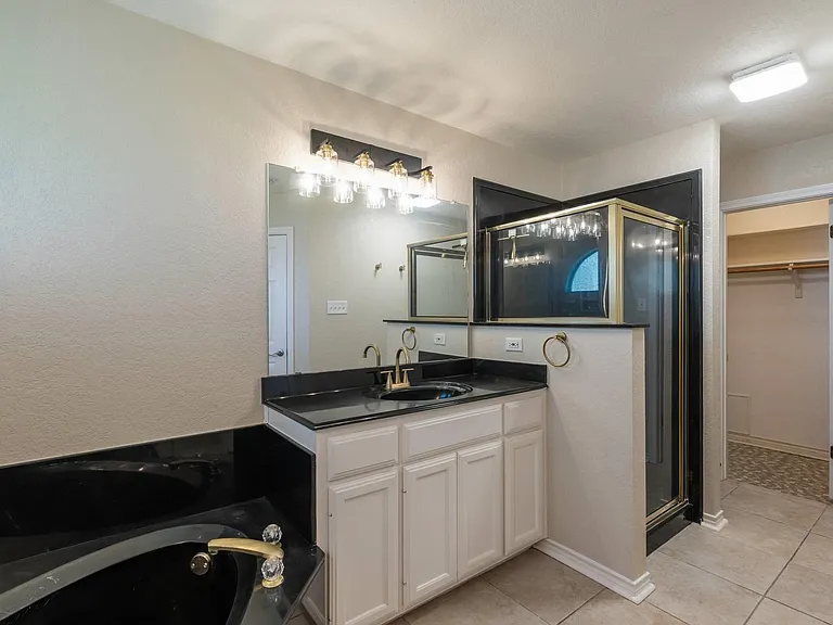 2604 Bluebonnet Valley Dr — Photo 19