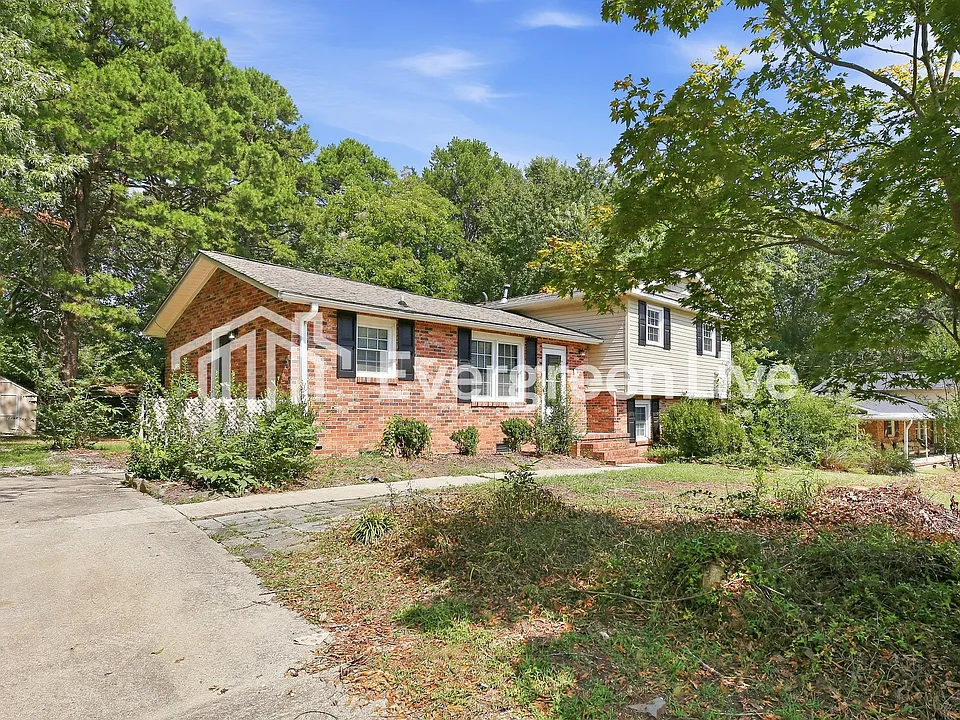 714 Fairview St