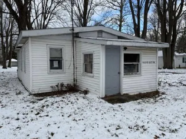 46800 East Dr, Decatur, MI 49045