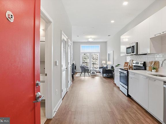 3rd image of 989 S Buchanan St Unit 416