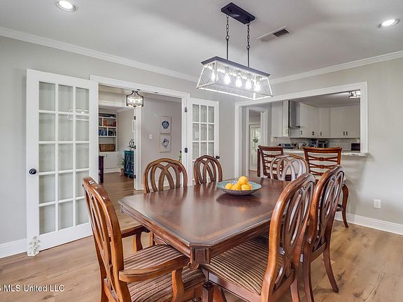 4th image of 315 Fairview Dr