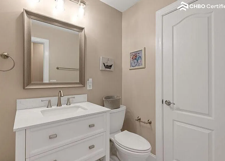 2nd floor full bath
