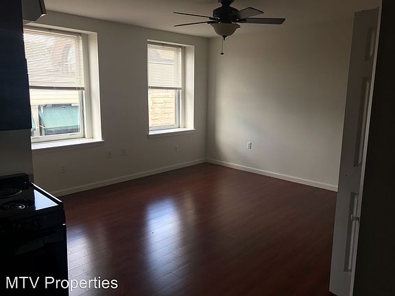 3rd image of 10 East Eager St