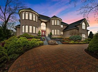 15W730 90th St, Burr Ridge, IL 60527