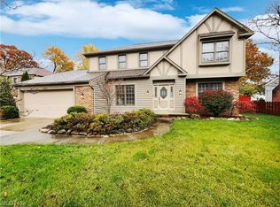 1843 Hunters Point Ln, Westlake, OH