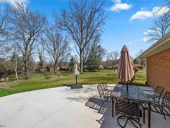 3rd image of 1441 Parkside Dr