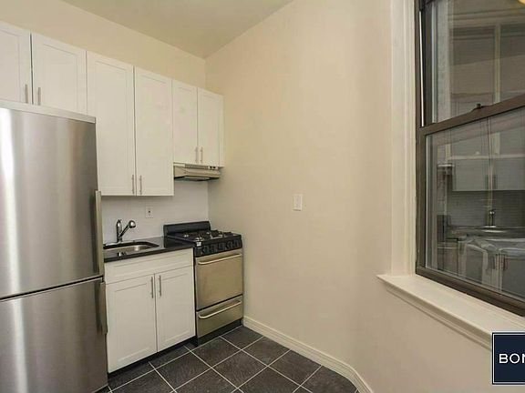 3rd image of 334 E 93rd St APT 20