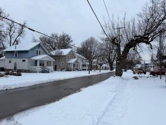 3rd image of 2049 E 39th St
