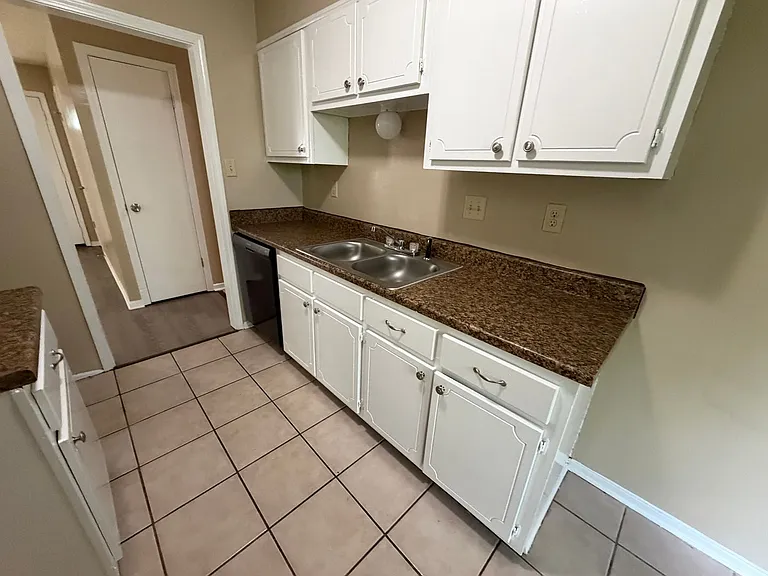 8401 Old Forge Rd — Photo 12