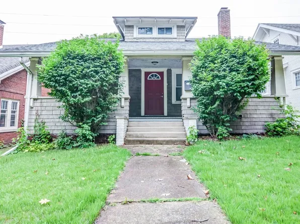 74 Fairview Pl, Decatur, IL 62522