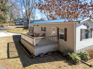 85 Corey Ave, Franklin, NC 28734