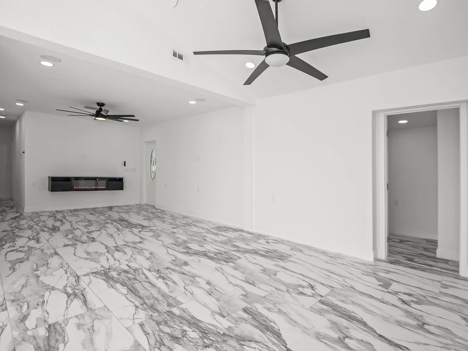 4 bed, 1710 sqft, $2,795 — Photo 2