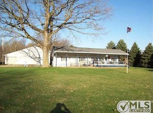 1617 N Crystal Rd, Vestaburg, MI 48891