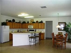 kitchen-nook-and-bar