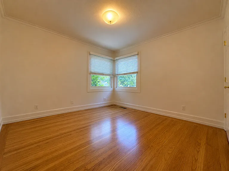 200 The Alameda — Photo 11