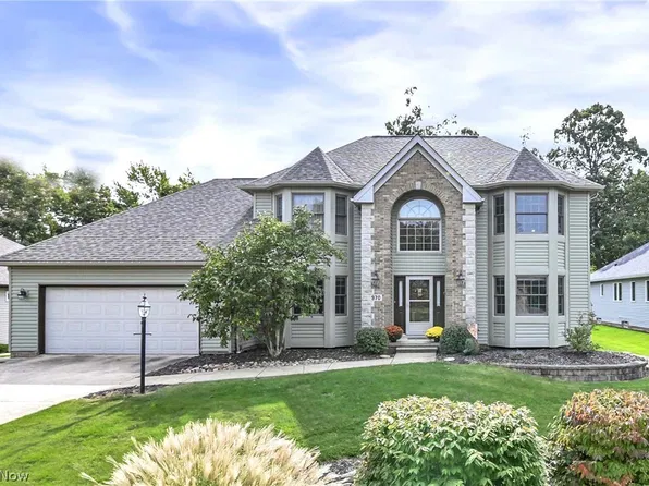 970 Scenic Ln, Seven Hills, OH 44131