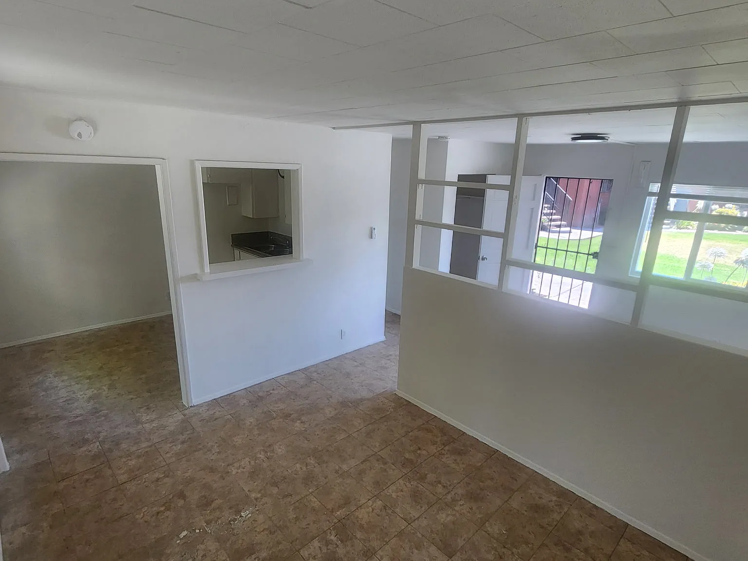 Studio, 450 sqft, $1,695 — Photo 1