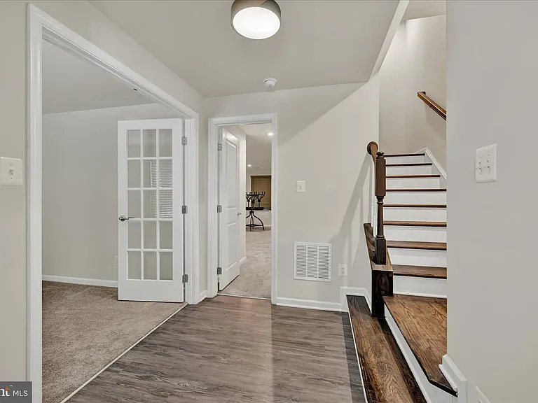 10 Laurel Gate Ct — Photo 2
