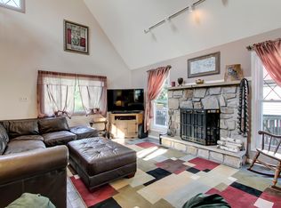 2123 Schoolhouse Rd, Middletown, PA 17057