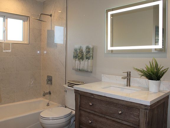 5th image of 611 Topaz St #8