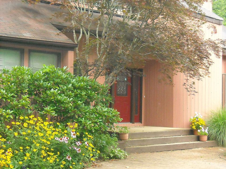 1st image of 156 Hickory St