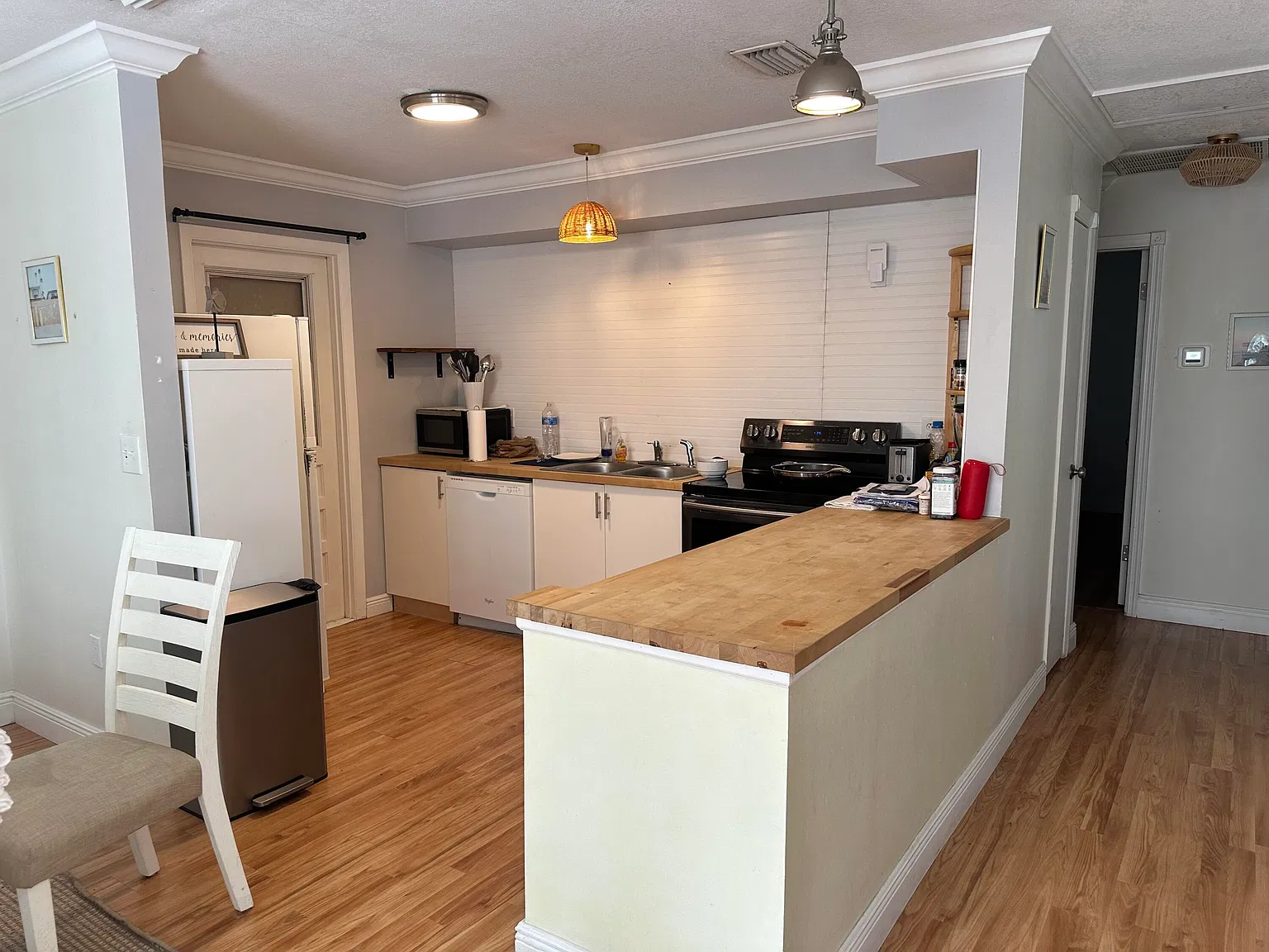 2 bed, 2.0 bath, 1200 sqft, $4,250 — Photo 3