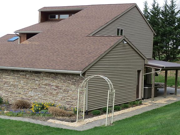 3rd image of 1623 Highland Dr