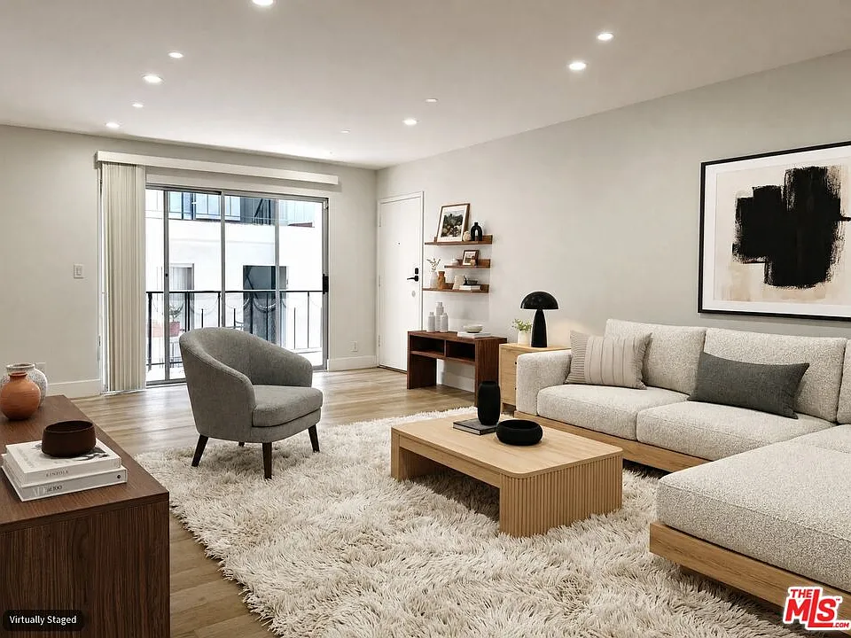 1031 N Laurel Ave #2