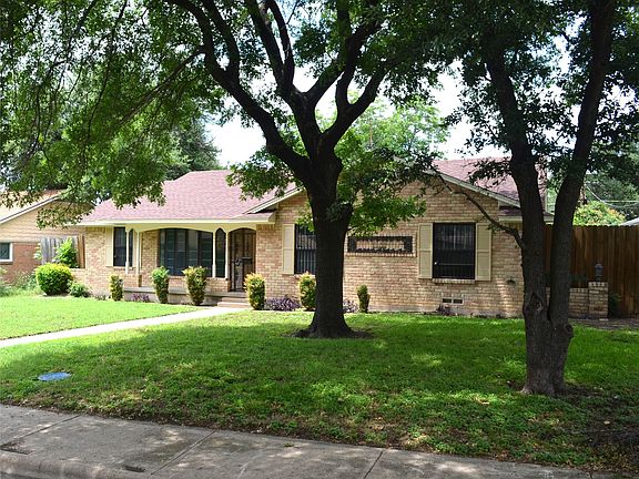 3rd image of 1731 Matagorda Dr