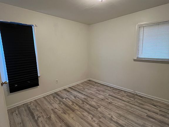 2nd image of 13931 Knox Ave