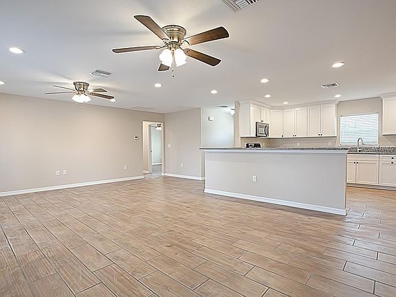 4th image of 37333 Turner Dr