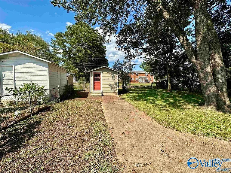1529 McKinley Ave NE — Photo 16