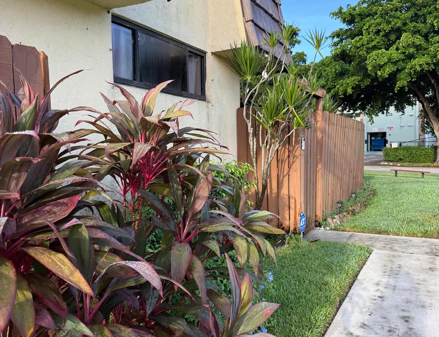 2 bed, 2.5 bath, 1183 sqft, $2,500 — Photo 2
