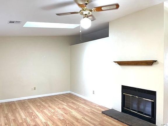 3rd image of 75 Peachtree Ln