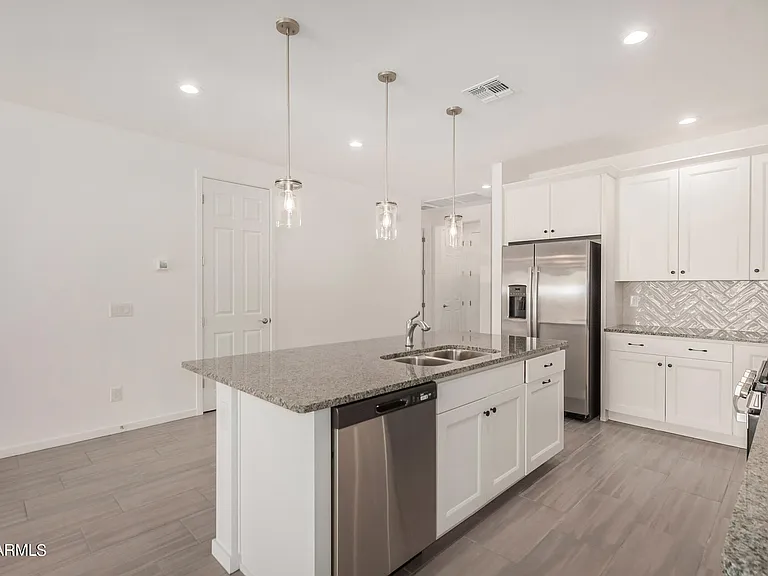2503 S 180th Dr — Photo 8