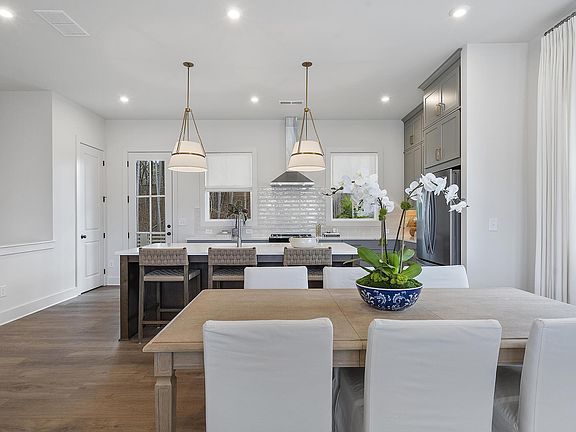 7th image of this home